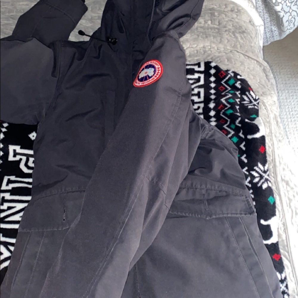 Authentic Canada Goose Jacket - Picture 3 of 6